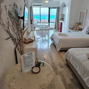  Apartamento Beachfront With Ocean View